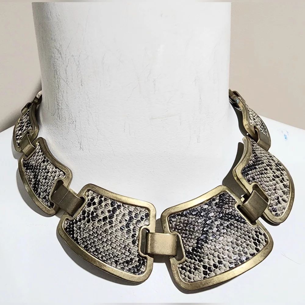 BCBG MaxAzaria Snake Print Necklace - Picture 2 of 5